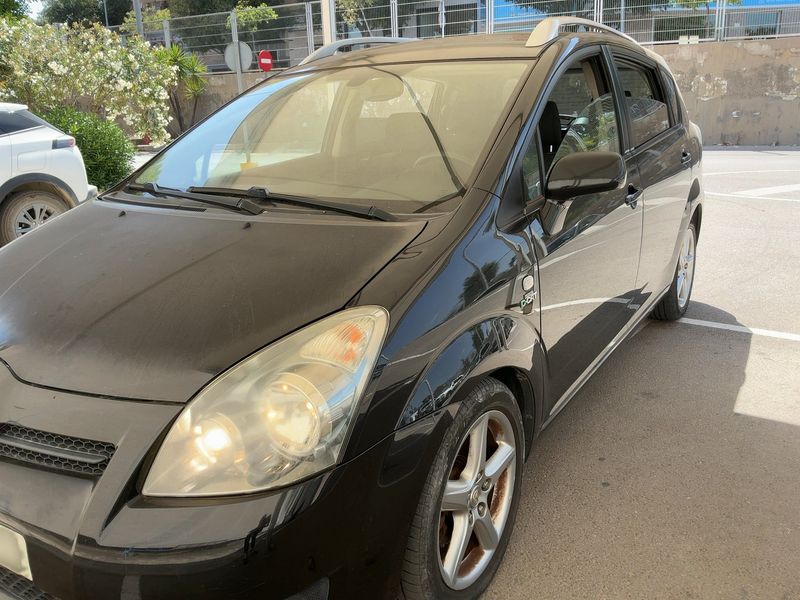 Toyota Corolla Verso 2.2 D-4D D-Cat Executive 2007 – снимка 2