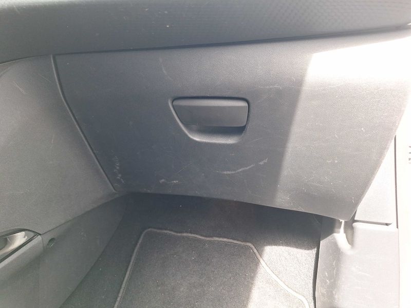 Peugeot 2008 1.5 Blue-HDi Allure Business 2019 – снимка 41