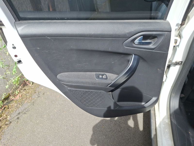 Peugeot 2008 1.5 Blue-HDi Allure Business 2019 – снимка 40