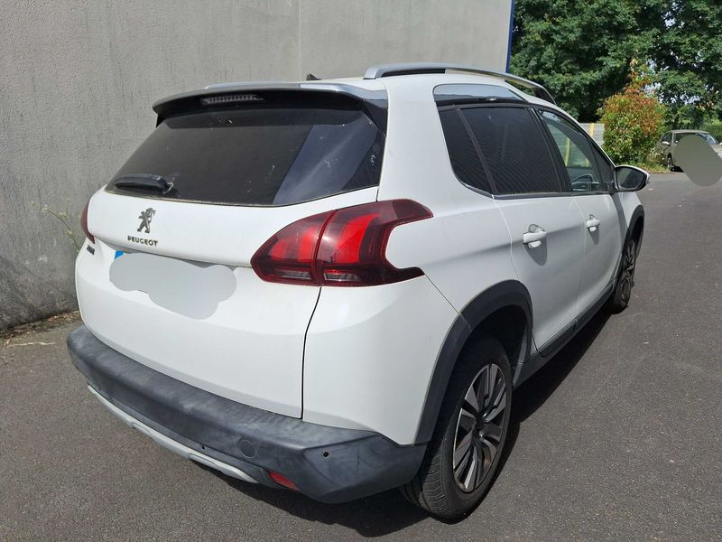 Peugeot 2008 1.5 Blue-HDi Allure Business 2019 – снимка 5