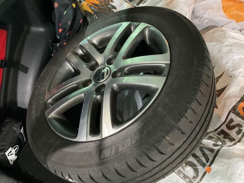 Volkswagen Golf VI Plus 2.0 TDI Comfortline 2009 – снимка на щета
