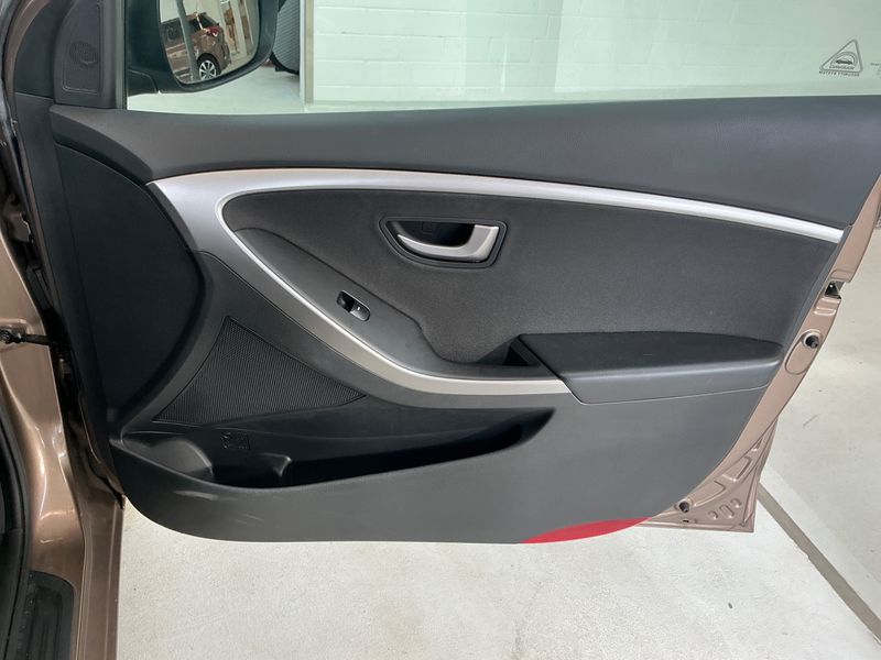Hyundai i30 1.4 FIFA World Cup Edition 2015 – снимка 38