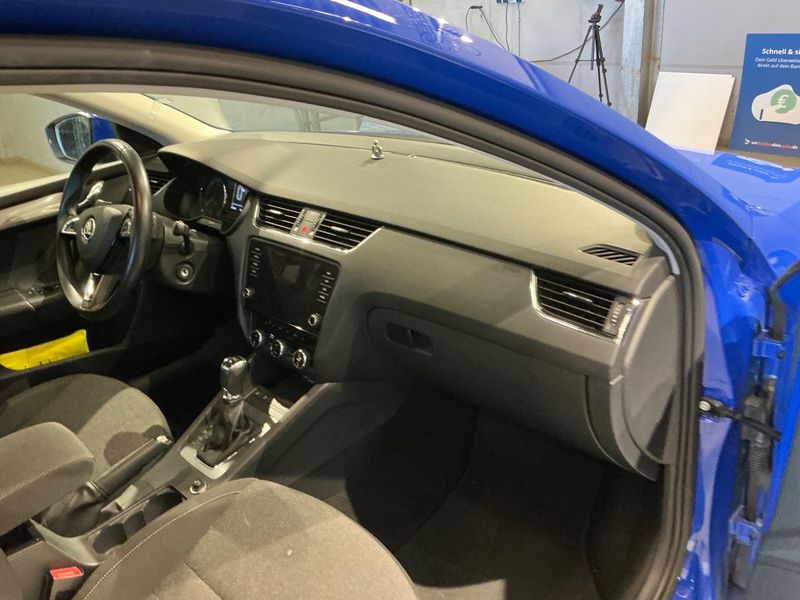 Skoda Octavia 1.6 TDI Soleil 2019 – снимка 27
