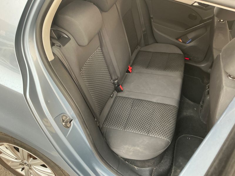 Volkswagen Golf VI 1.6 TDI Advance 2010 – снимка на щета
