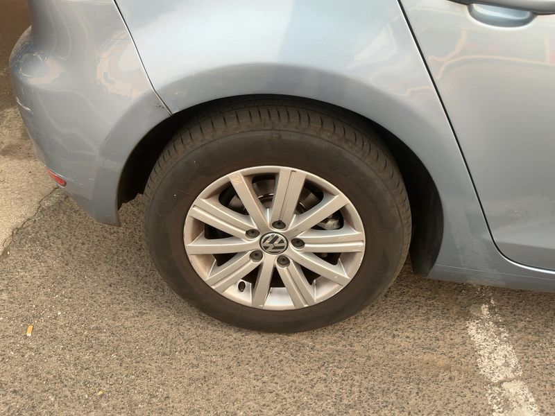 Volkswagen Golf VI 1.6 TDI Advance 2010 – снимка 19