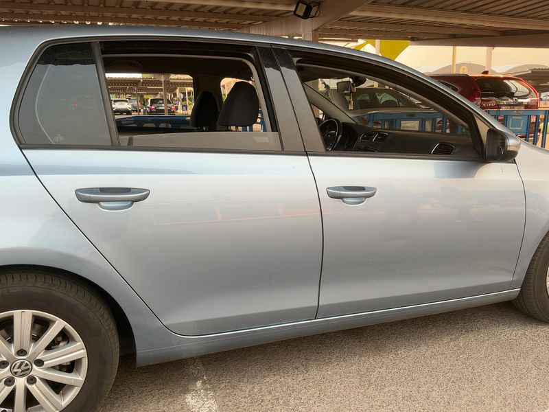 Volkswagen Golf VI 1.6 TDI Advance 2010 – снимка на щета