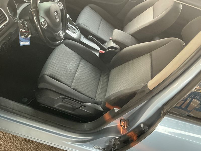 Volkswagen Golf VI 1.6 TDI Advance 2010 – снимка на щета