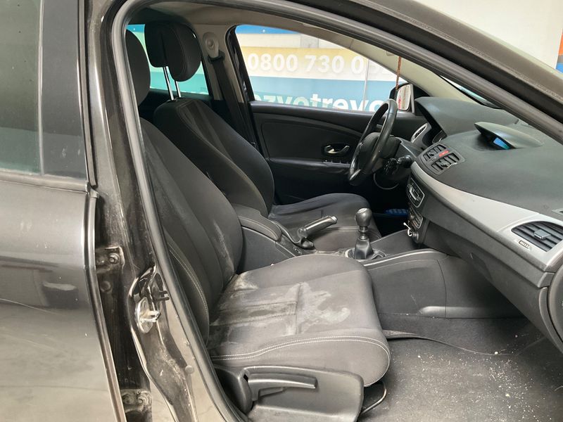 Renault Megane 1.5 dCi Dynamique 2009 – снимка 3