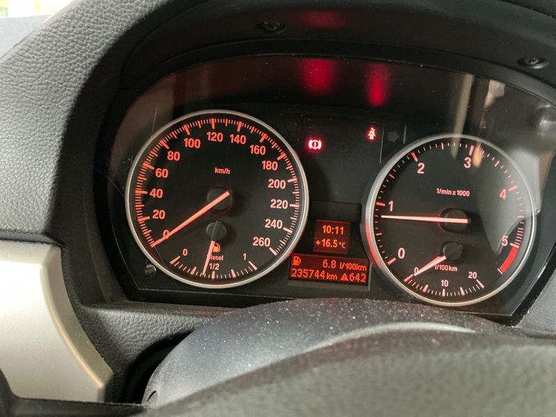 BMW 3er 320d xDrive 2011 – снимка 4