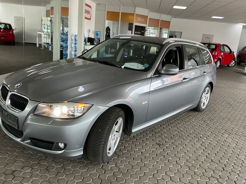 BMW 3er 320d xDrive 2011 – снимка 1