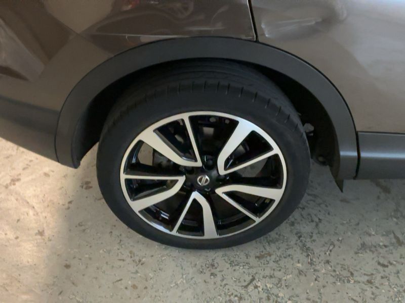 Nissan Qashqai 1.2 Tekna + 2017 – снимка 9
