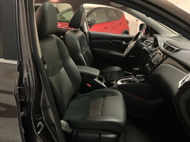 Nissan Qashqai 1.2 Tekna + 2017 – снимка 17