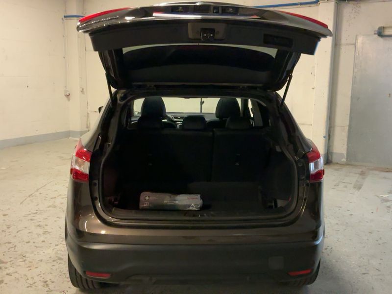 Nissan Qashqai 1.2 Tekna + 2017 – снимка 16