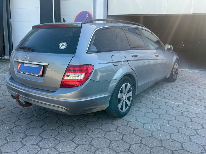 Mercedes-Benz C-Klasse C 220 CDI T BlueEfficiency Classic 2011 – снимка 2