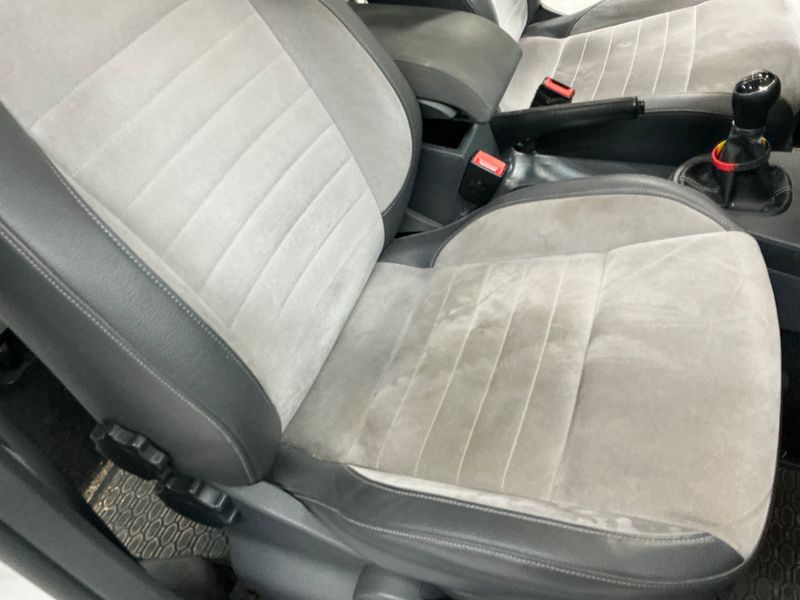 Volkswagen Caddy 2.0 TDI Edition30 2012 – снимка 38