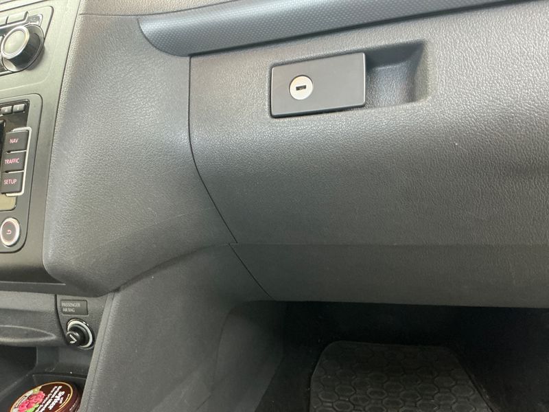 Volkswagen Caddy 2.0 TDI Edition30 2012 – снимка 25