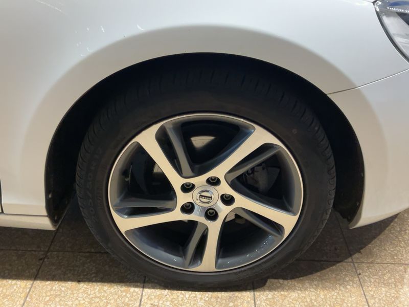 Volvo V40 2.0 D2 Momentum 2016 – снимка 11