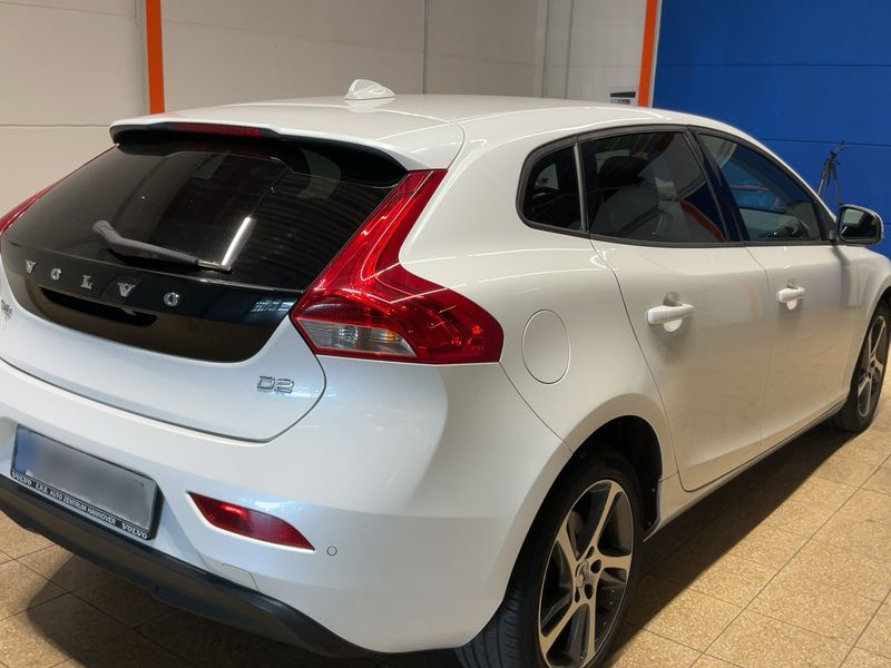 Volvo V40 2.0 D2 Momentum 2016 – снимка 8