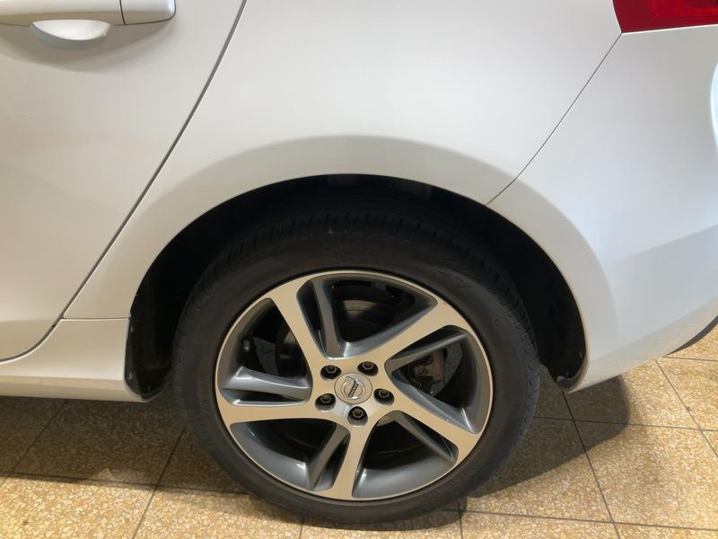 Volvo V40 2.0 D2 Momentum 2016 – снимка 5