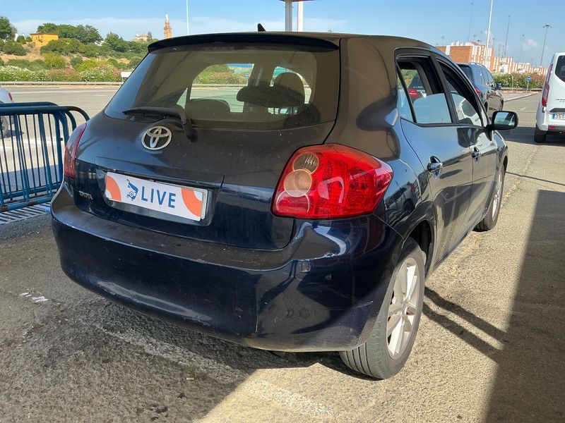 Toyota Auris 2.0 D-4D Luna 2008 – снимка 2