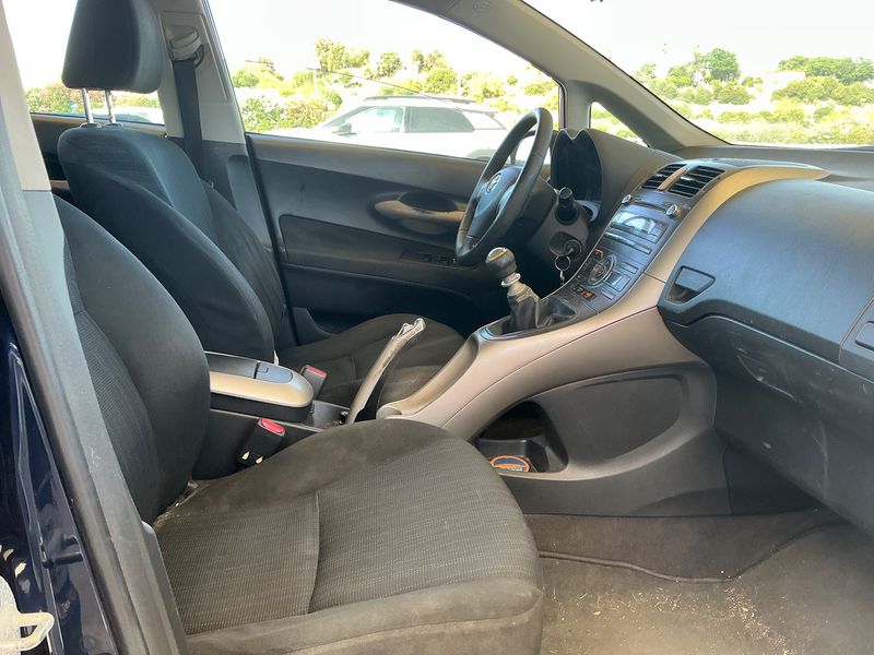 Toyota Auris 2.0 D-4D Luna 2008 – снимка 3