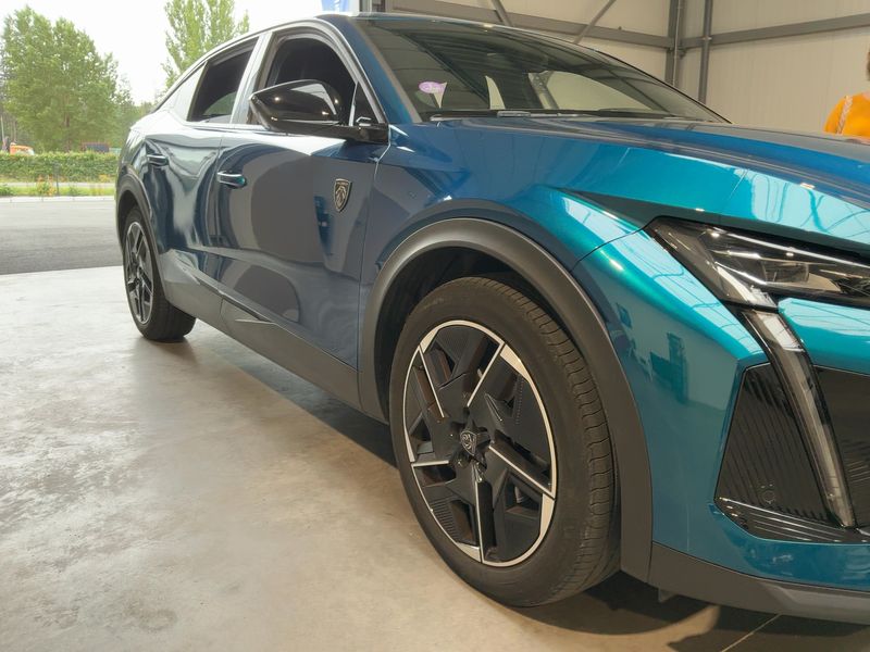 Peugeot 408 1.2 PureTech GT 2023 – снимка 12