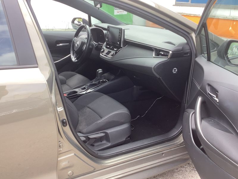 Toyota Corolla 1.8 Hybrid Active 2019 – снимка 16