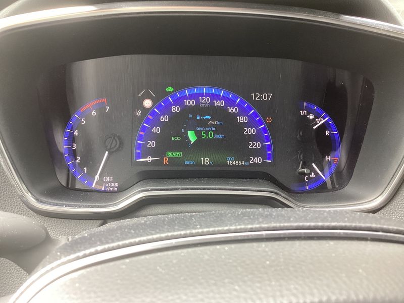 Toyota Corolla 1.8 Hybrid Active 2019 – снимка 18