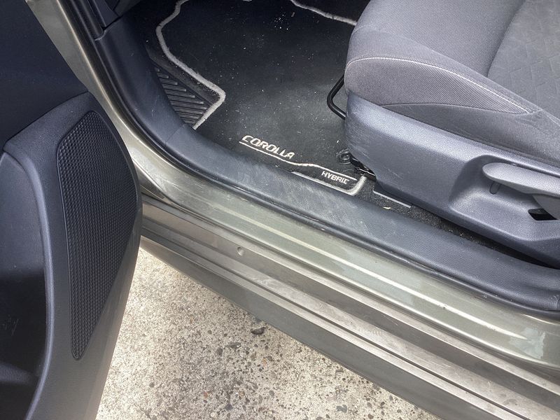 Toyota Corolla 1.8 Hybrid Active 2019 – снимка 24
