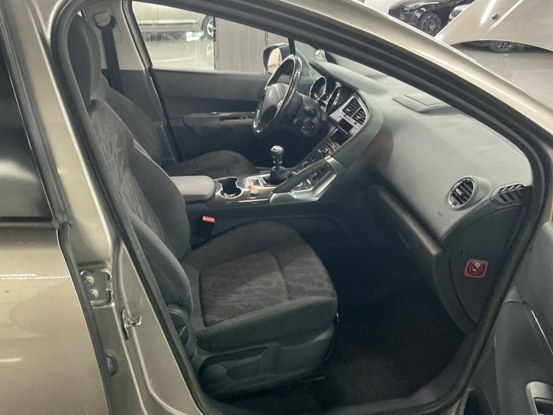 Peugeot 3008 1.6 HDi Active 2011 – снимка 3