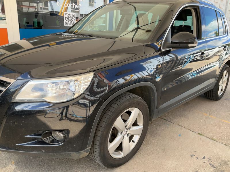 Volkswagen Tiguan 2.0 TDI Sport 2011 – снимка 2