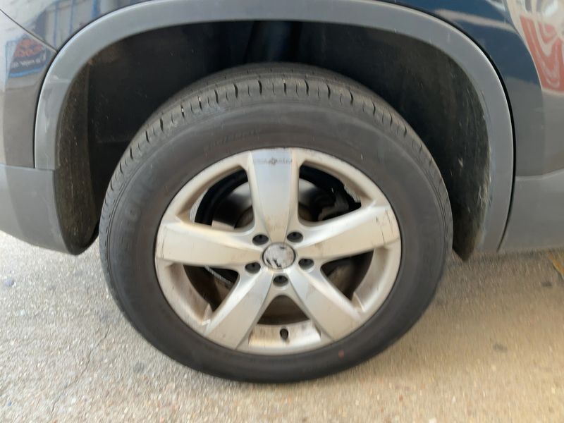 Volkswagen Tiguan 2.0 TDI Sport 2011 – снимка 9