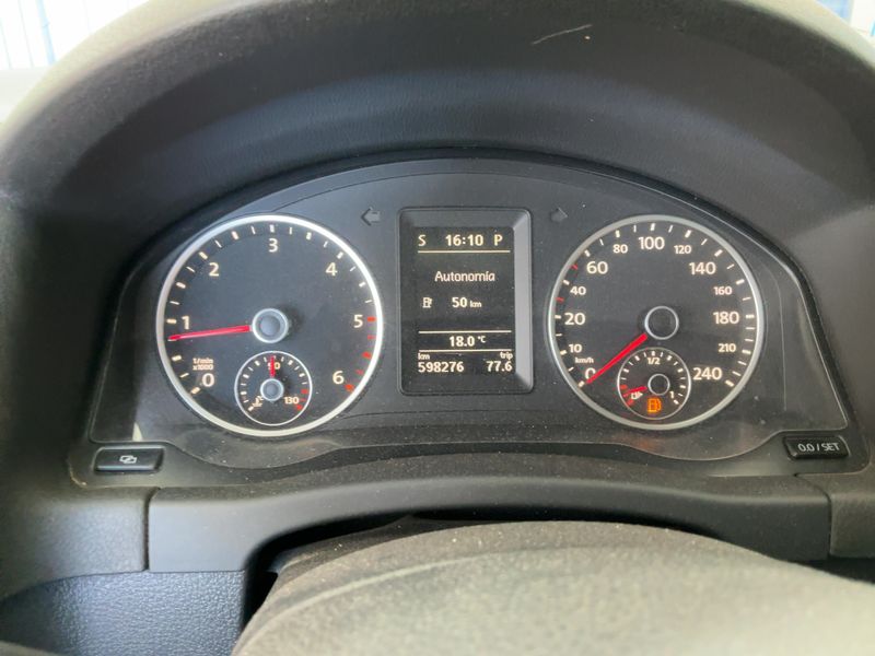 Volkswagen Tiguan 2.0 TDI Sport 2011 – снимка 18