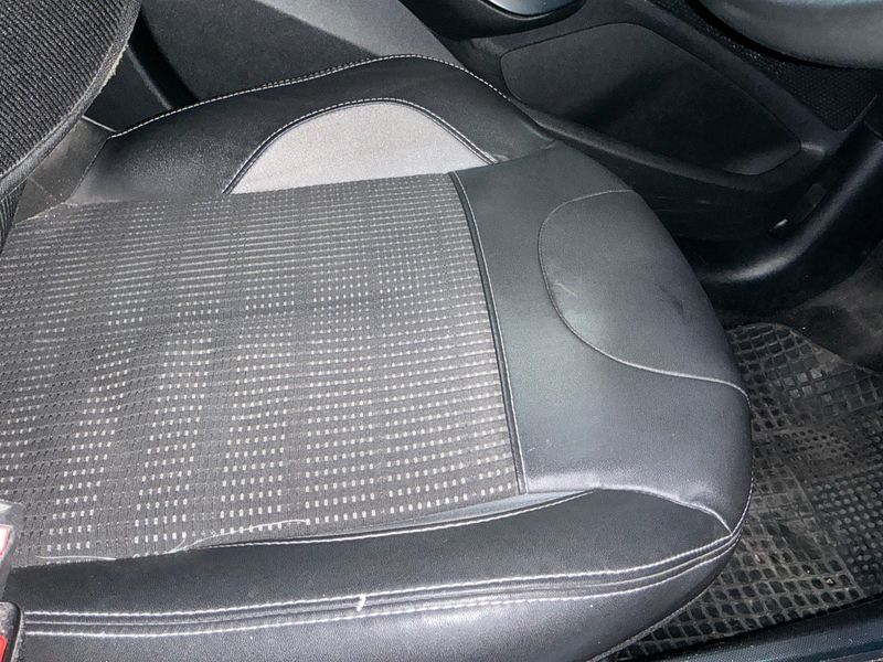 Peugeot 2008 1.6 e-HDi Allure 2014 – снимка 24