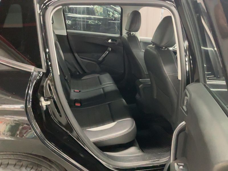 Peugeot 2008 1.6 e-HDi Allure 2014 – снимка 19