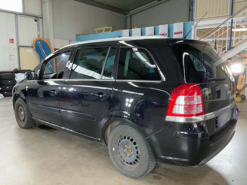 Opel Zafira 1.6 Edition "111 Jahre" 2010 – снимка 6