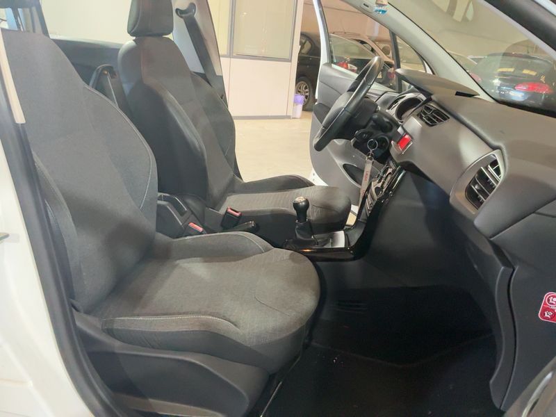 Citroen C3 1.2 e-VTi Collection 2015 – снимка 16