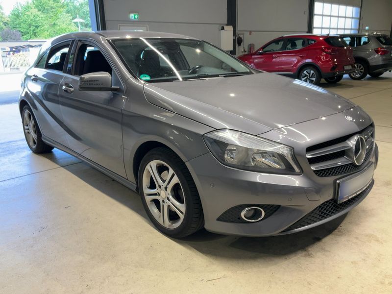 Mercedes-Benz A-Klasse A 180 BlueEfficiency Style 2012 – снимка 12