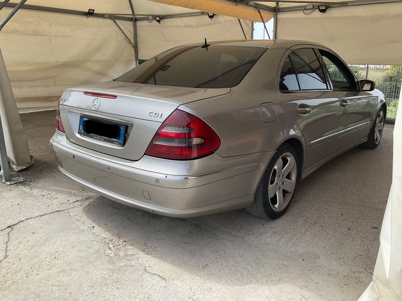 Mercedes-Benz E-Klasse E 320 CDI Avantgarde 2006 – снимка 2
