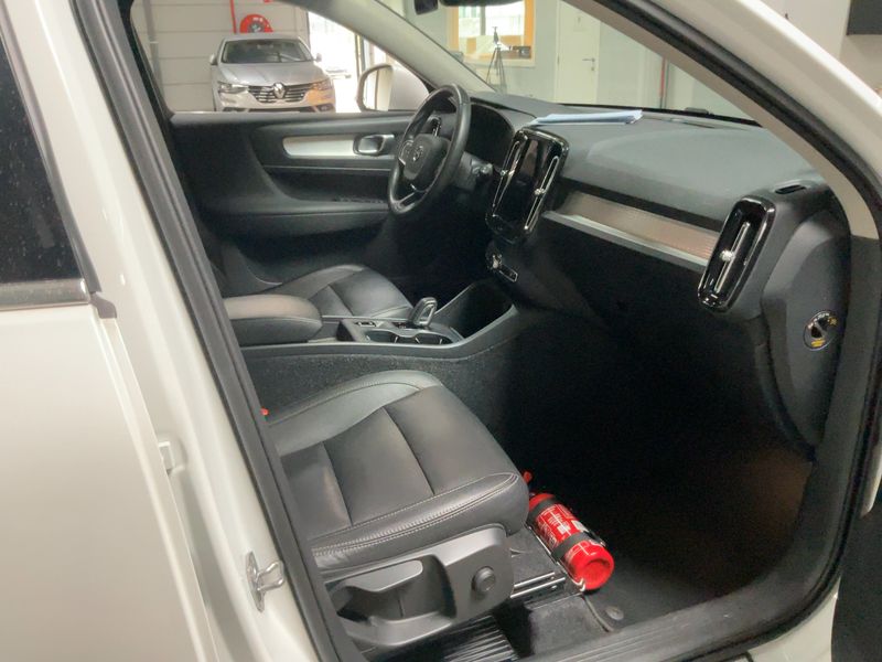 Volvo XC40 1.5 T5 Recharge Plug-in Hybrid Inscription Expression 2WD 2021 – снимка 16