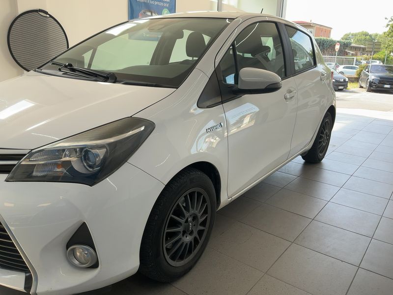 Toyota Yaris 1.5 Hybrid Active 2017 – снимка 2