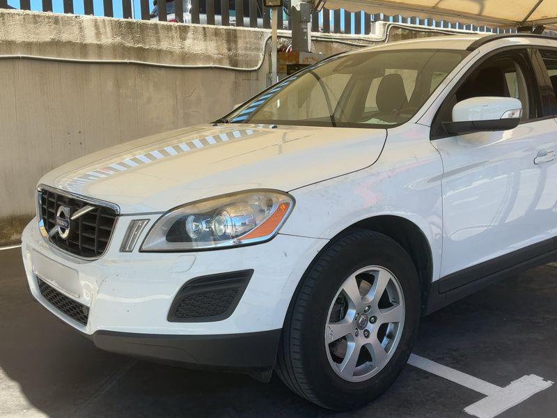 Volvo XC60 2.0 D3 Kinetic 2WD 2013 – снимка 2