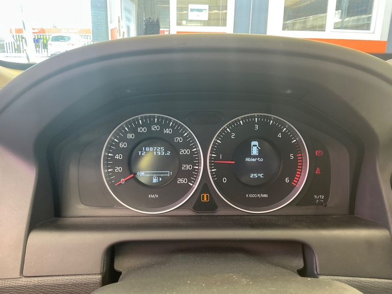 Volvo XC60 2.0 D3 Kinetic 2WD 2013 – снимка 18