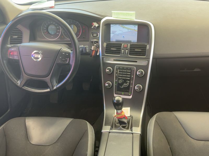 Volvo XC60 2.0 D3 Kinetic 2WD 2013 – снимка 17
