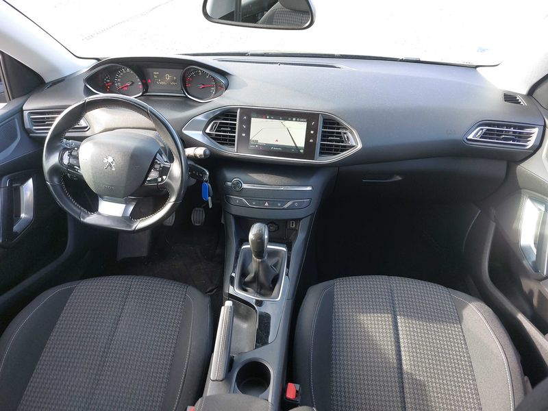 Peugeot 308 1.6 Blue-HDi Premium Pack 2018 – снимка 11
