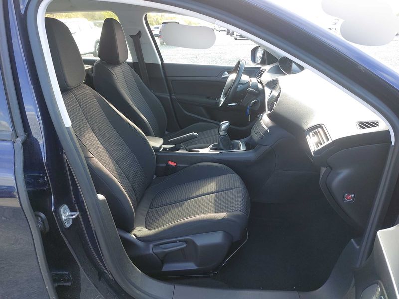Peugeot 308 1.6 Blue-HDi Premium Pack 2018 – снимка 10