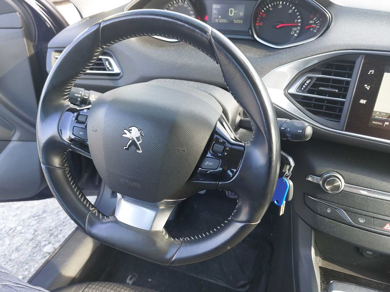 Peugeot 308 1.6 Blue-HDi Premium Pack 2018 – снимка 47