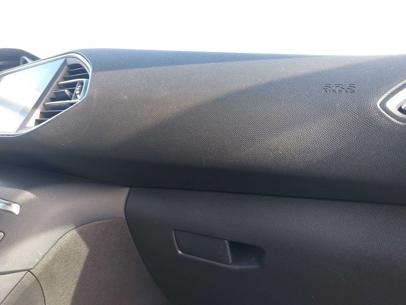 Peugeot 308 1.6 Blue-HDi Premium Pack 2018 – снимка 51