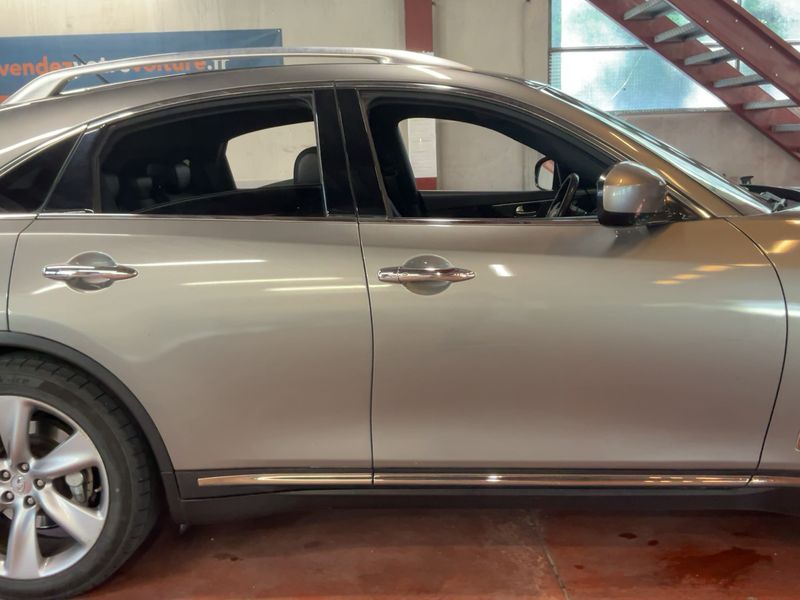 Infiniti FX 3.0 V6 Diesel FX30d S Premium 2010 – снимка 10
