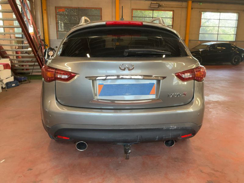 Infiniti FX 3.0 V6 Diesel FX30d S Premium 2010 – снимка 7